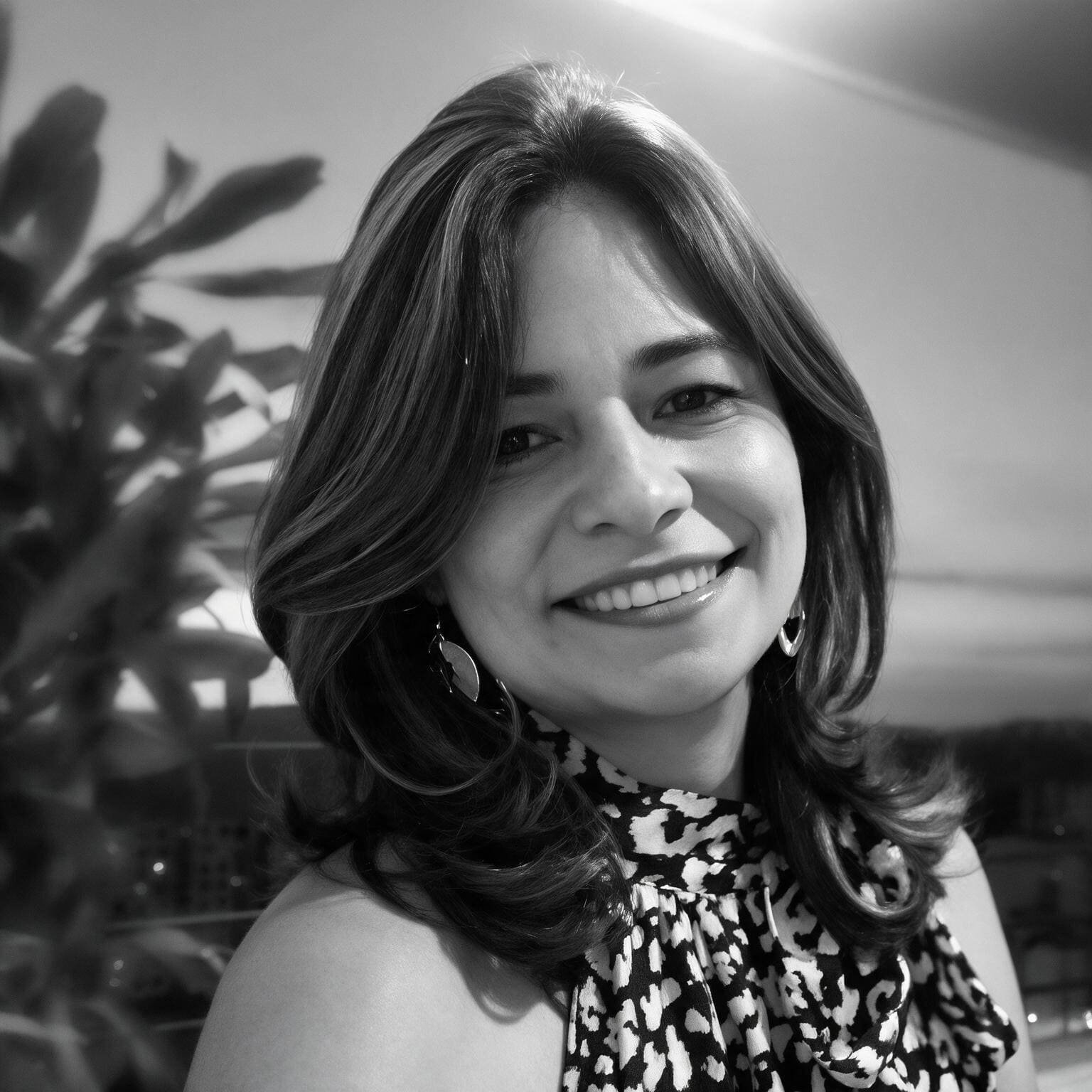 María Isabel Román Rueda, asesora especializada en seguros escolares en Colombia